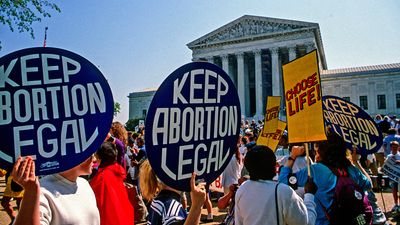 supporters and opponents of abortion bans outside the U.S. Supreme Court