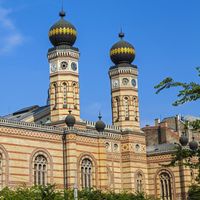 Budapest's Dohány Street Synagogue