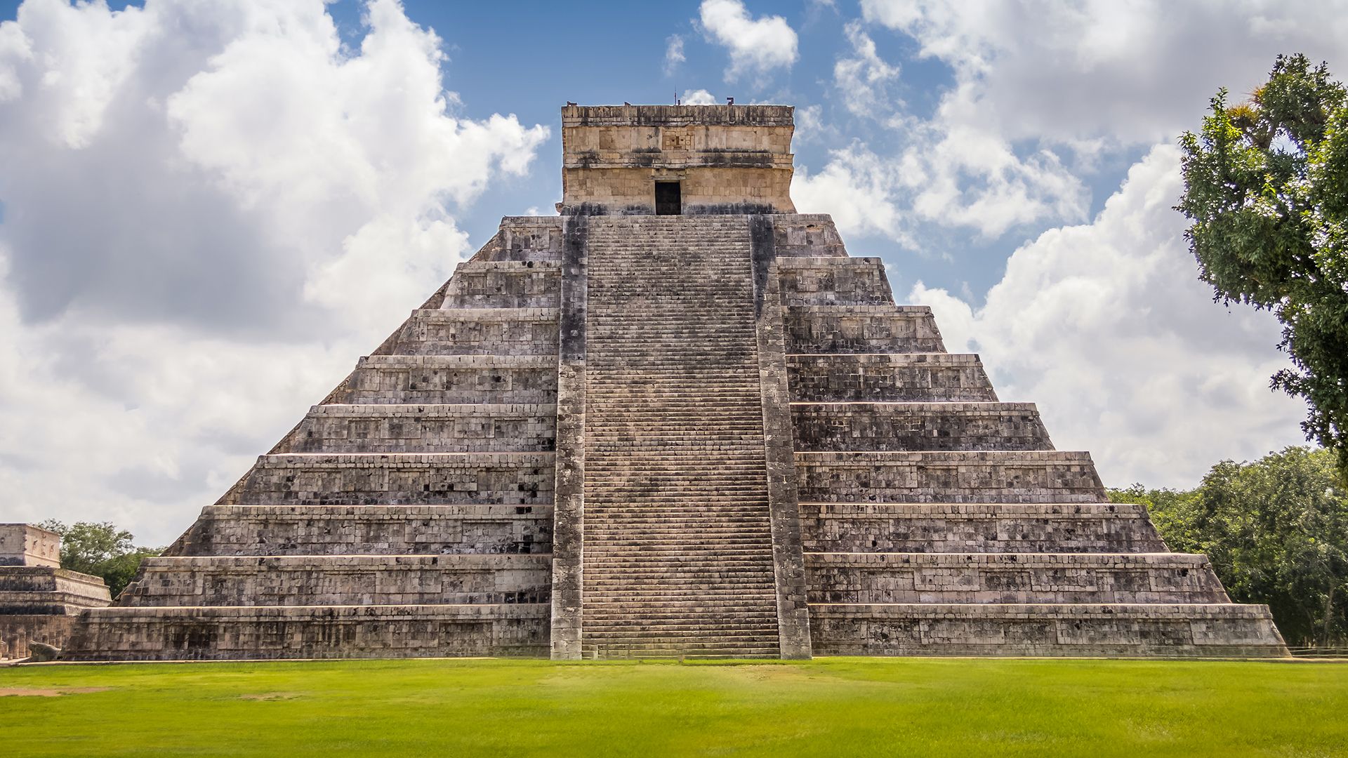 El Castillo at Chichén Itzá in Mexico